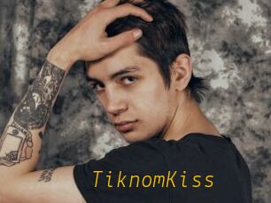 TiknomKiss